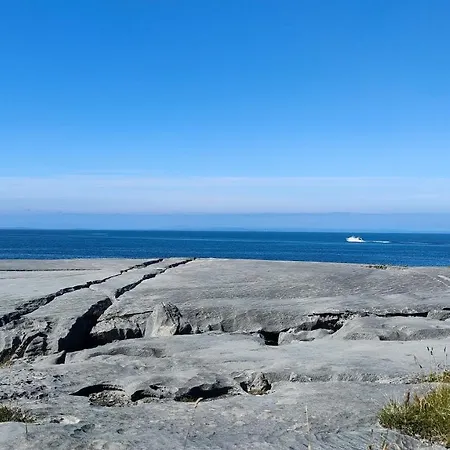 Lios Einne House * Inisheer
