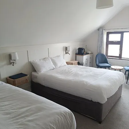 Pensionat Lios Einne House